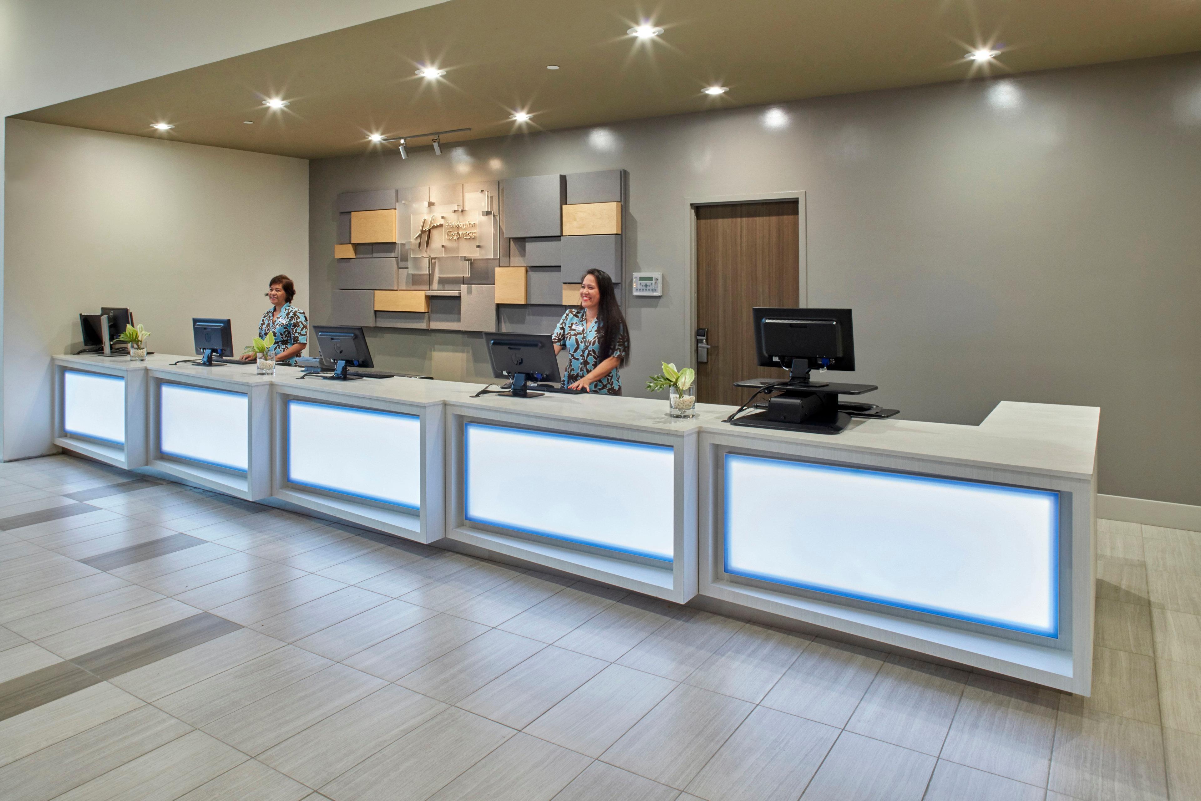 Holiday Inn Express Waikiki By Ihg Гонолулу Экстерьер фото