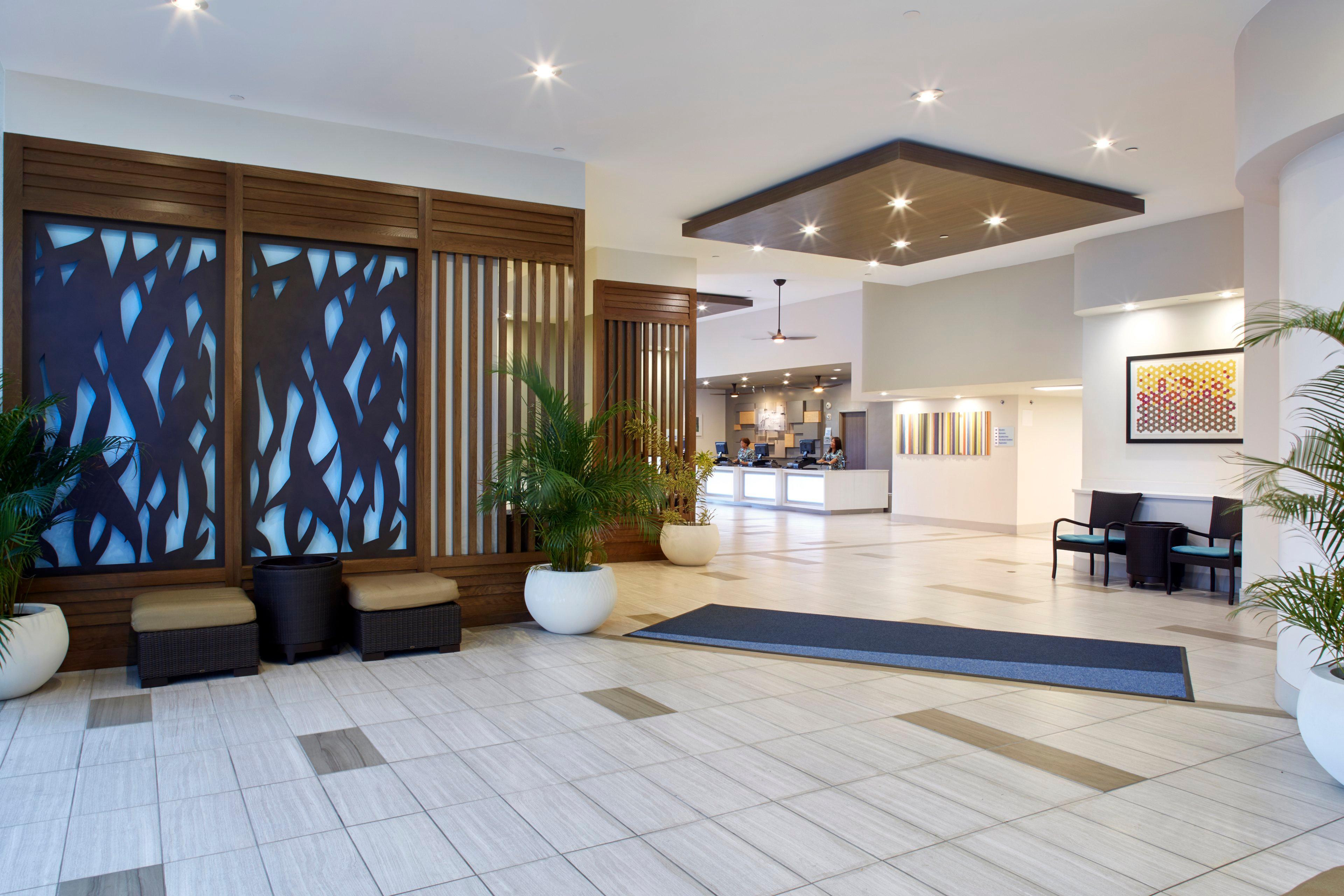 Holiday Inn Express Waikiki By Ihg Гонолулу Экстерьер фото