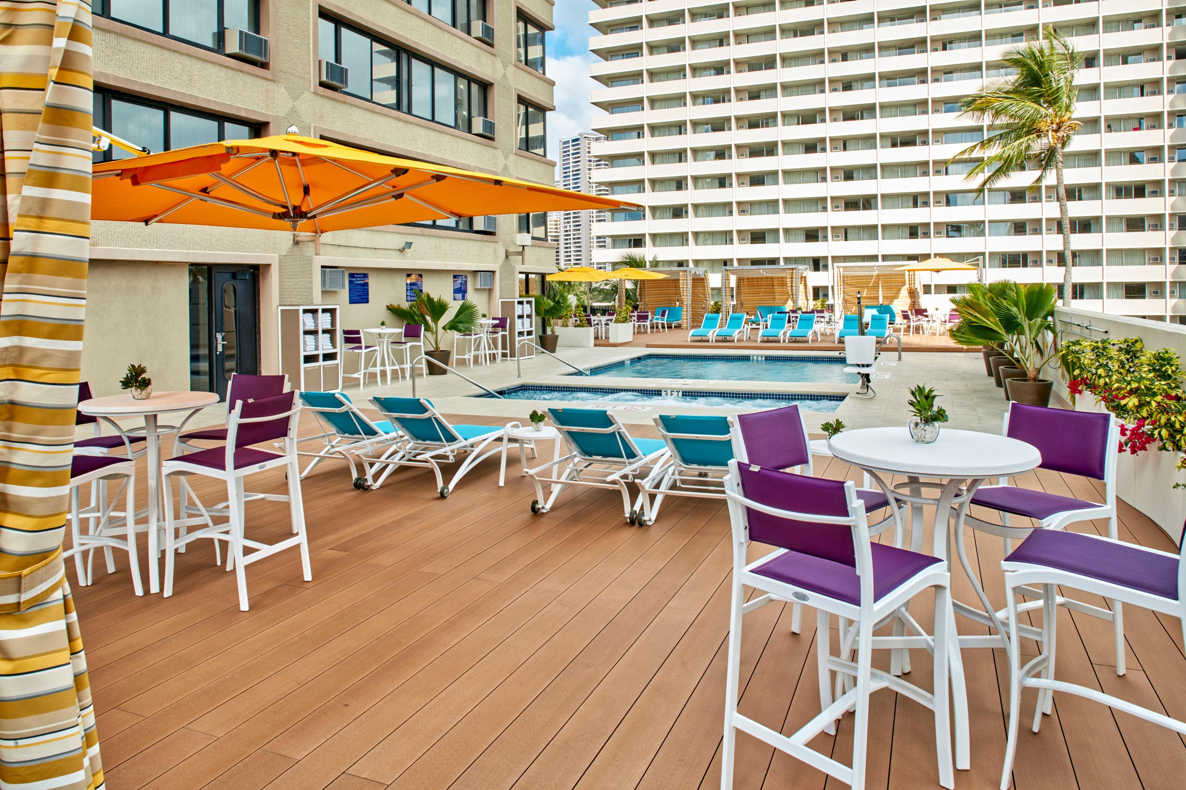 Holiday Inn Express Waikiki By Ihg Гонолулу Экстерьер фото