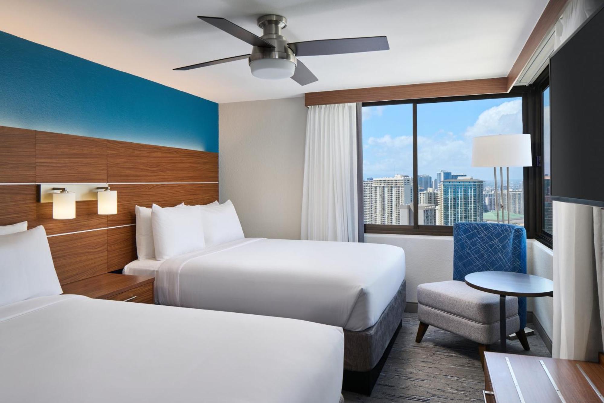 Holiday Inn Express Waikiki By Ihg Гонолулу Экстерьер фото