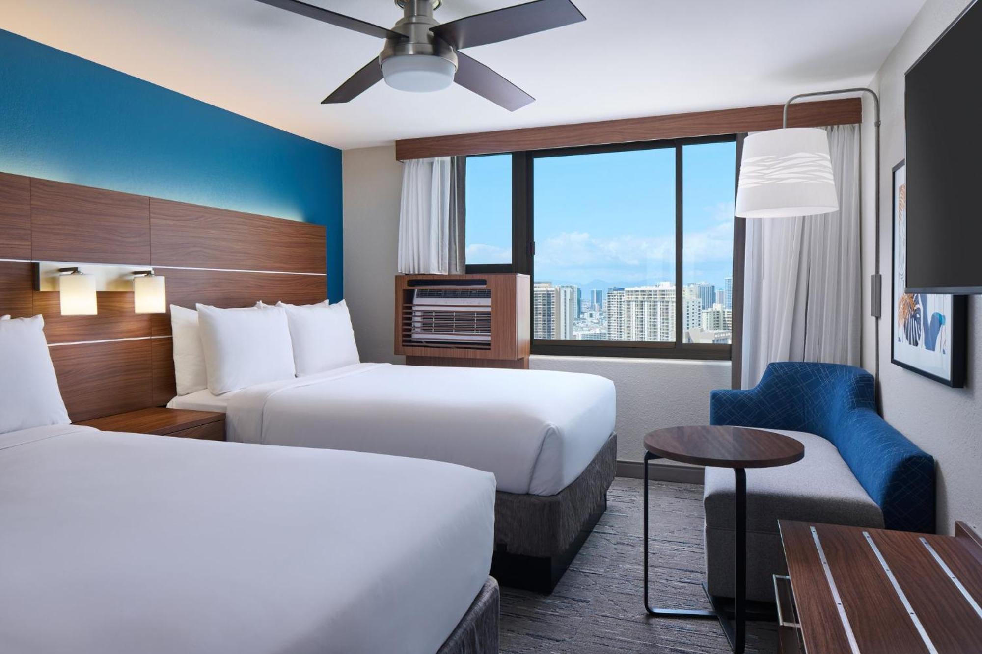 Holiday Inn Express Waikiki By Ihg Гонолулу Экстерьер фото